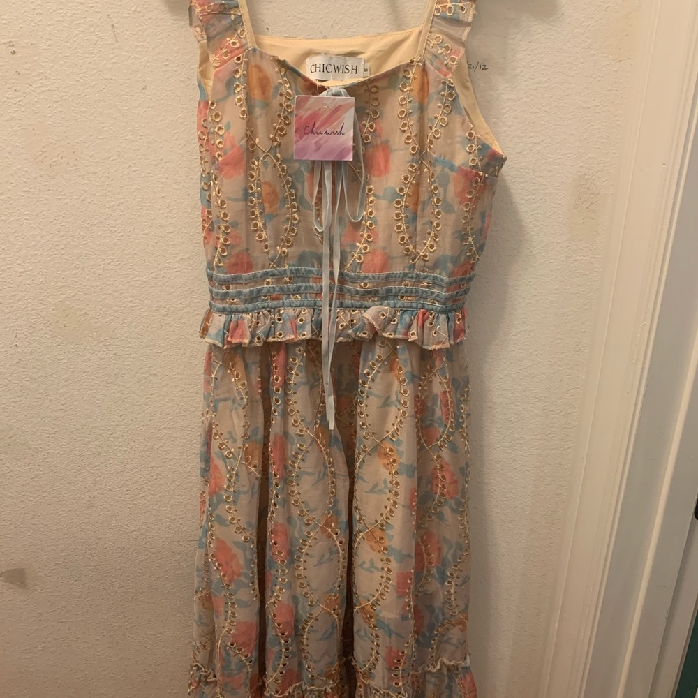 Beautiful midi dress!